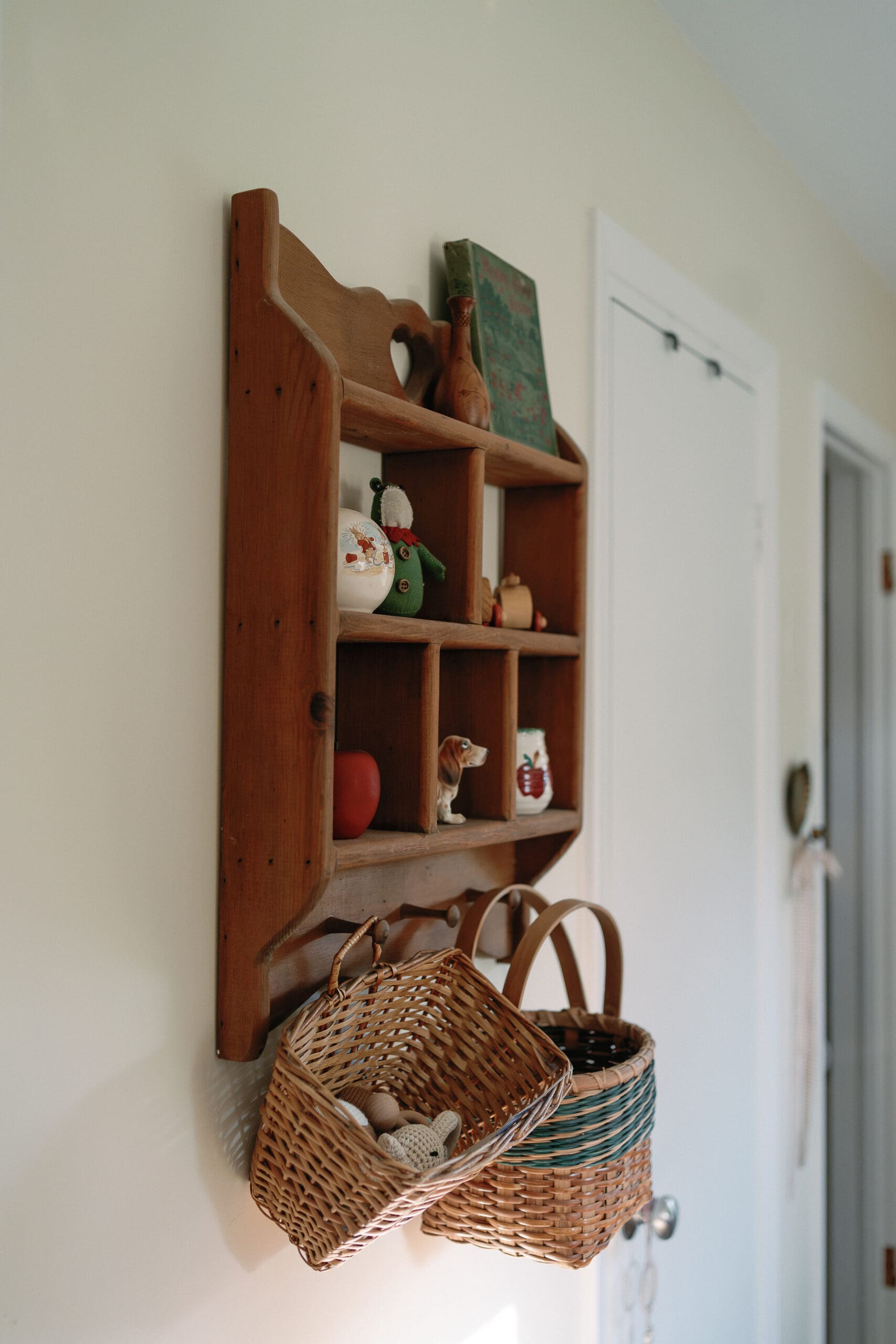 Antique nursery decoration inspo